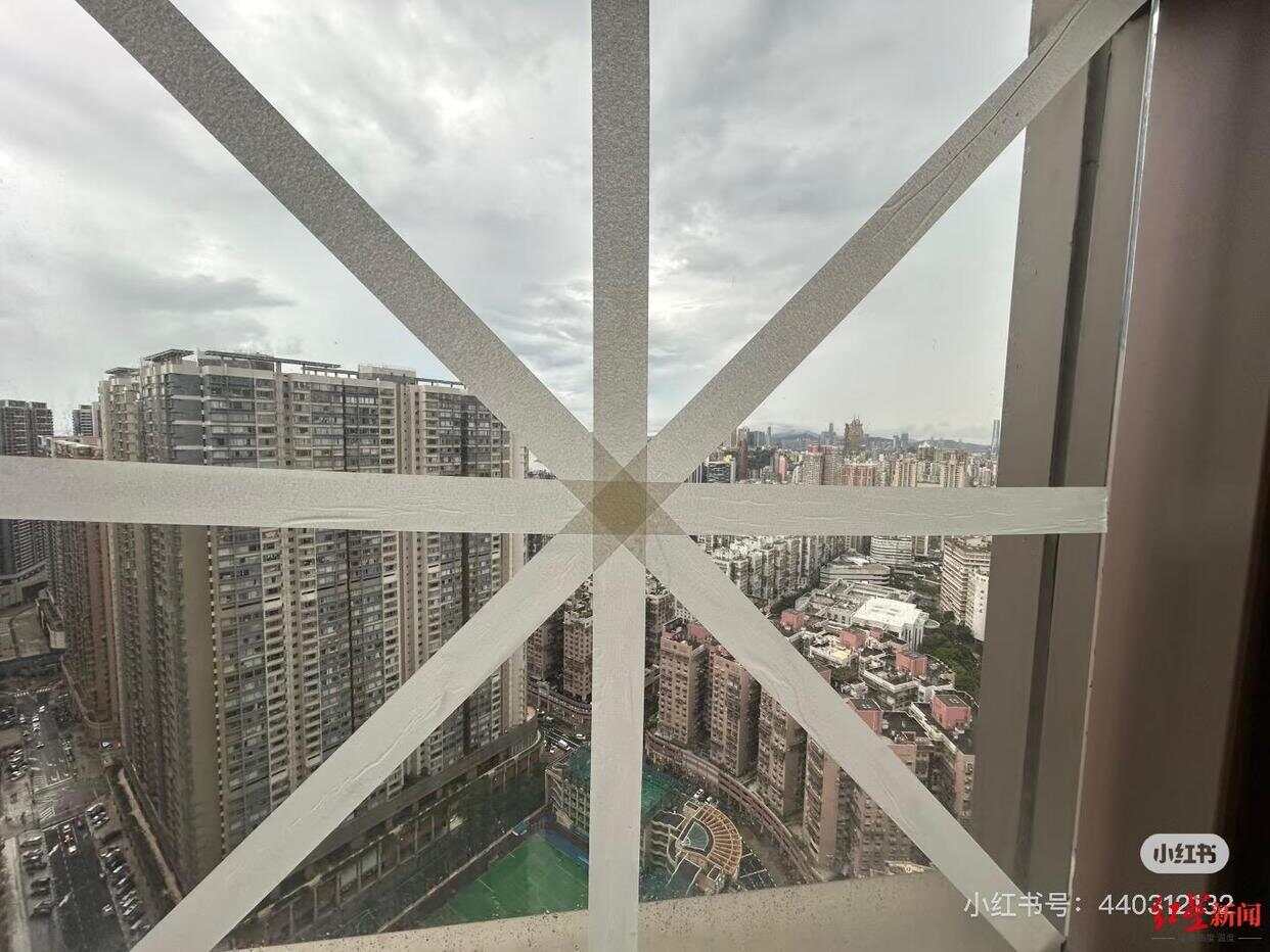 囤物资、贴窗户！广东备战“桦加沙”商超市场供应充足不用慌！